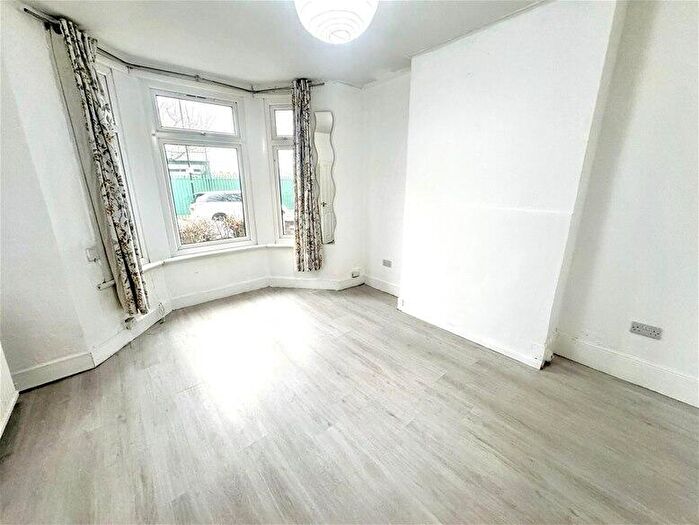 4 Bedroom House To Rent In Essex Road, Manor Park, E12