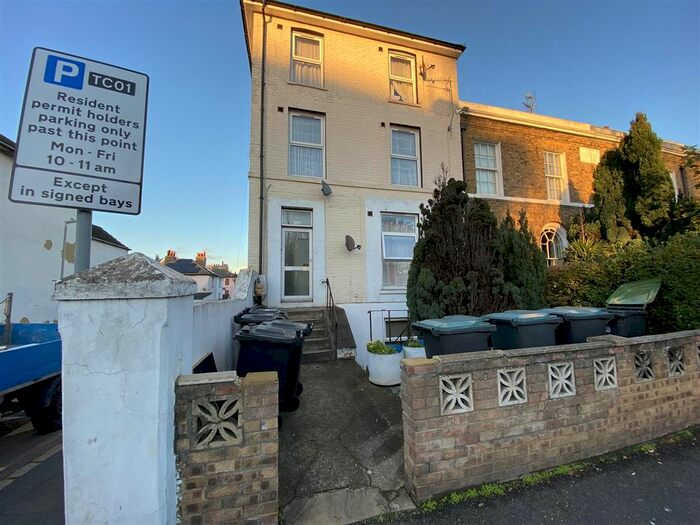 1 Bedroom Flat To Rent In Milton Road, Gravesend, DA12