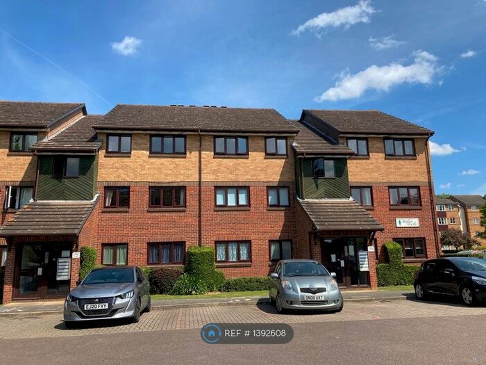 2 Bedroom Flat To Rent In Poplar Court, London, E4