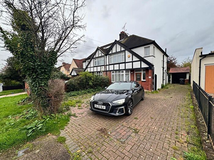 4 Bedroom Semi-Detached House To Rent In Longstomps Avenue, Chelmsford, CM2