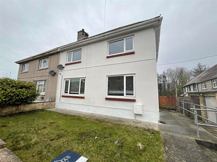 3 Bedroom Semi-Detached House For Sale In Mynyddbach, Ammanford, SA18