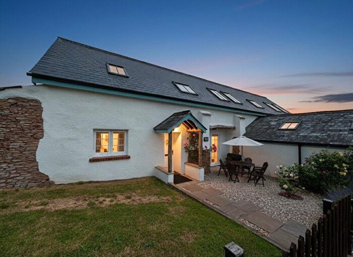 3 Bedroom Barn Conversion To Rent In Bickleigh, EX15