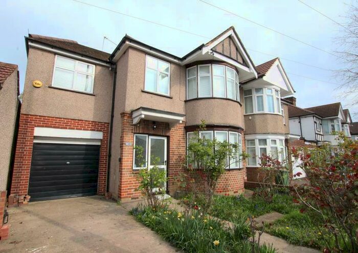 5 Bedroom Semi-Detached House To Rent In Kenton Lane, Kenton, HA3