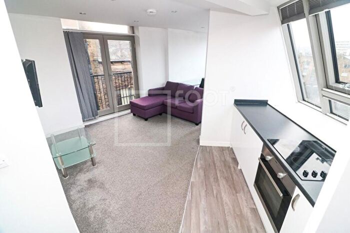 2 Bedroom Apartment To Rent In Grattan House, Bradford, BD1