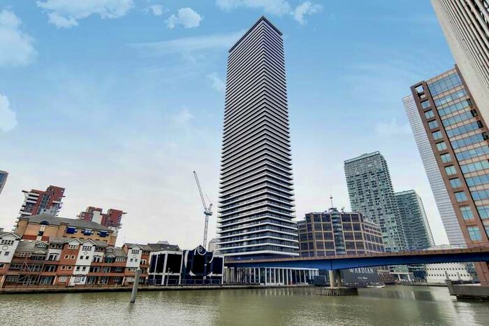 Flat To Rent In Wardian London, Canary Wharf, E14