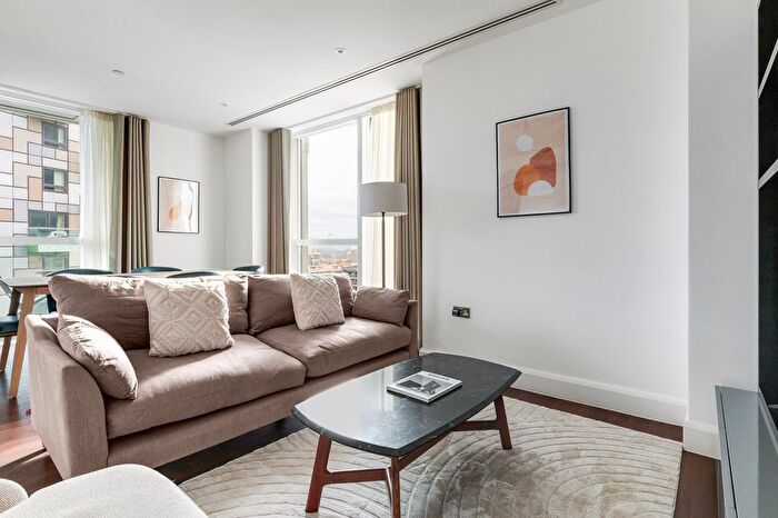 3 Bedroom Flat To Rent In Isle Of Dogs, E14