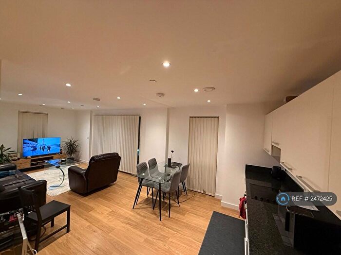 2 Bedroom Flat To Rent In Railway Terrace, Slough, SL2