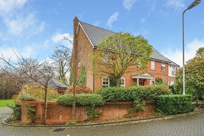 5 Bedroom Detached House To Rent In Partridge Close, Stanmore, HA7