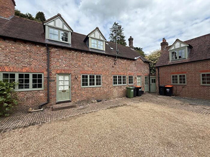 2 Bedroom Cottage To Rent In Pedley Hill, Studham, LU6