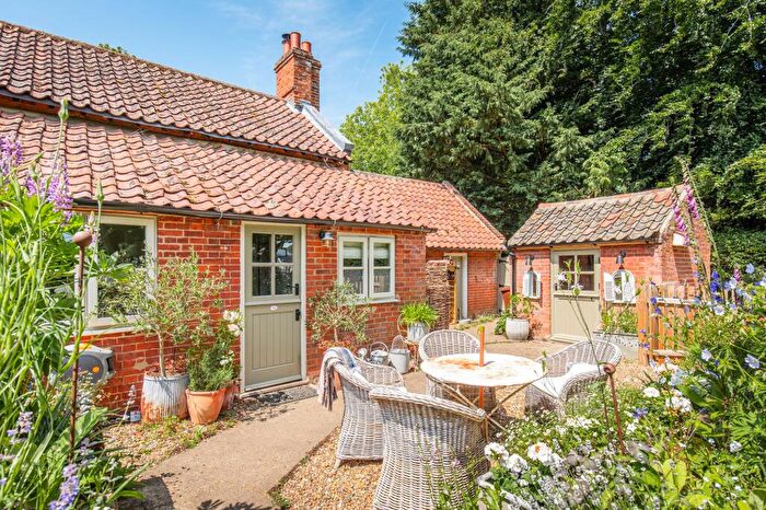 2 Bedroom Cottage For Sale In Ingworth, NR11