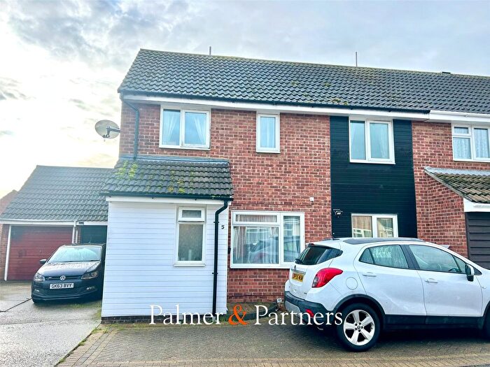 3 Bedroom Semi Detached House For Sale In Lupin Way, Clacton-On-Sea, Essex, CO16