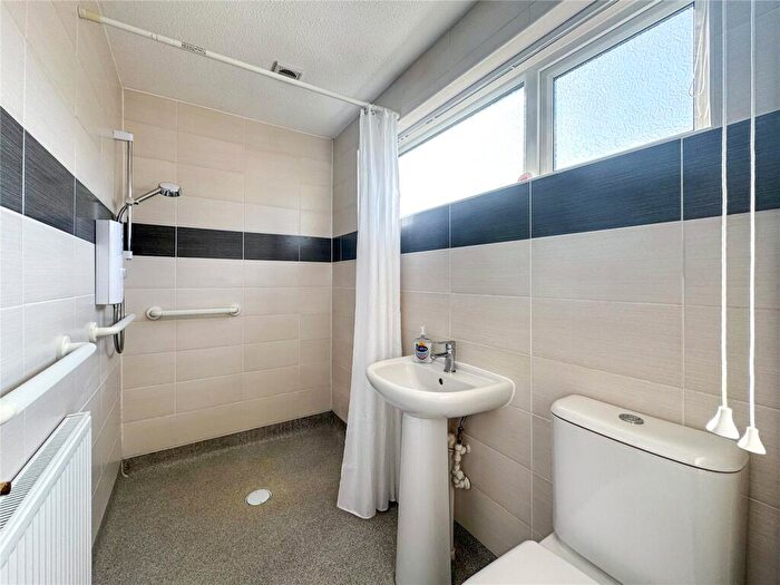 2 Bedroom Bungalow For Sale In Ringwood Close, Wigston, Leicestershire, LE18