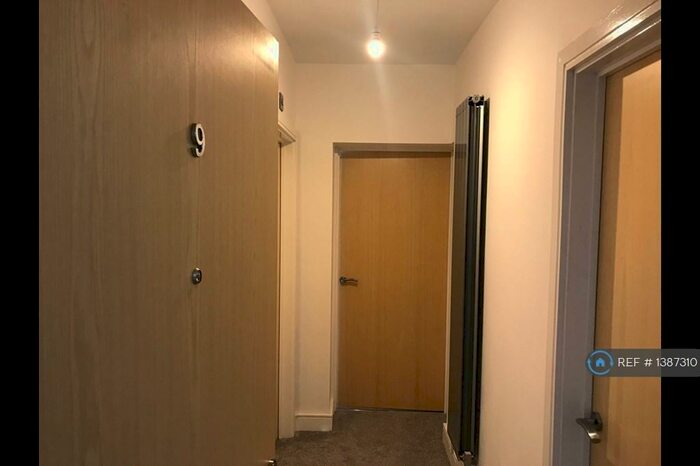 1 Bedroom Flat To Rent In Village Road, Wirral, CH63