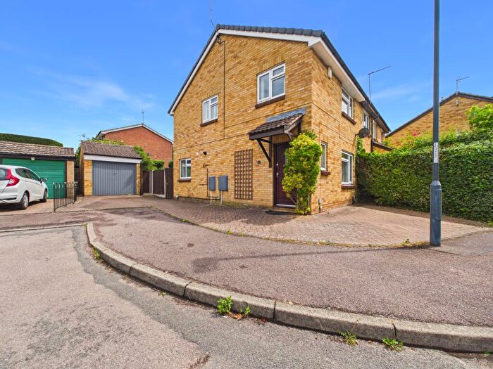 3 Bedroom Semi Detached House For Sale In Besthorpe Close, Oakwood, DE21