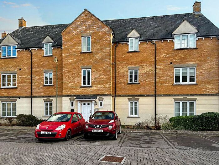 2 Bedroom Apartment To Rent In Harvest Grove, Witney, Oxfordshire, OX28