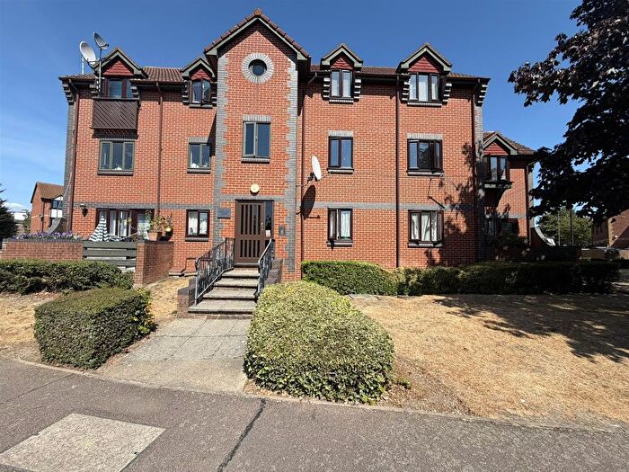 1 Bedroom Flat To Rent In Swallow Court, Swan Drive, Colindale, NW9