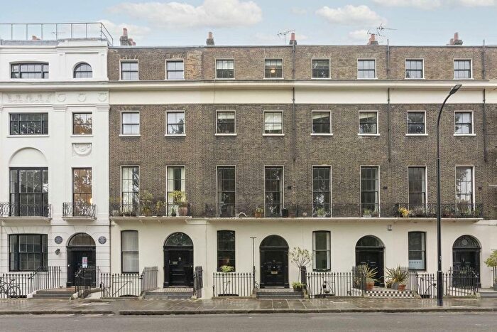 3 Bedroom Flat To Rent In Mecklenburgh Square, Mecklenburgh Square, WC1N