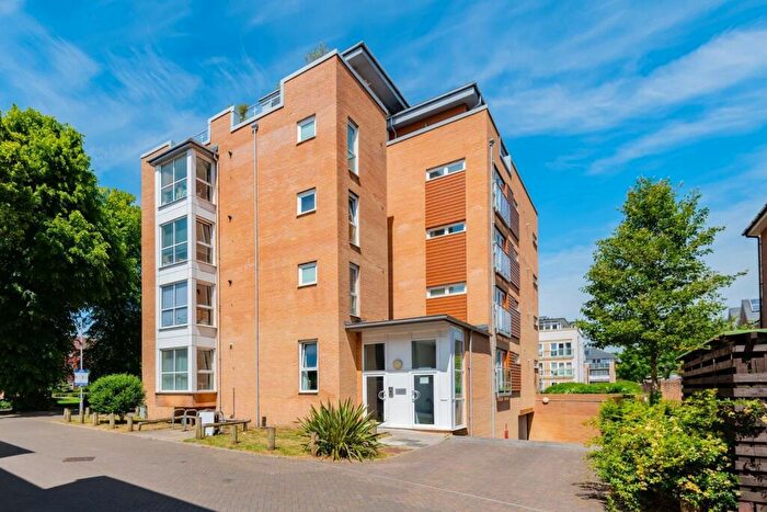 1 Bedroom Flat To Rent In Alexander Place, The Avenue, Southampton, SO17