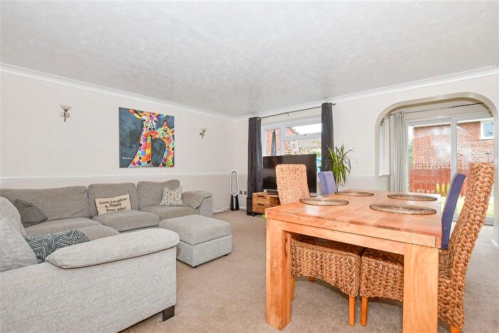 4 Bedroom Semi-Detached House For Sale In Blake Drive, Larkfield, Kent, ME20