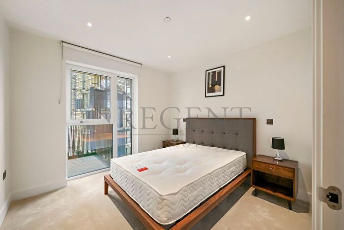 1 Bedroom Flat For Sale In Cassini Apartments, Cascade Way, W12