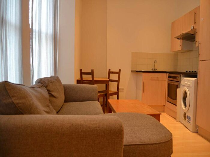 1 Bedroom Flat To Rent In The Walk, Roath, Cardiff, CF24