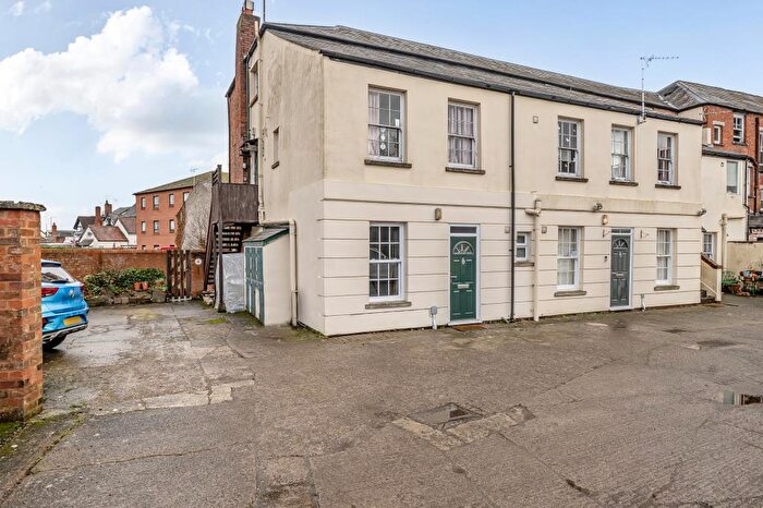 2 Bedroom Flat For Sale In Leominster, Herefordshire, HR6