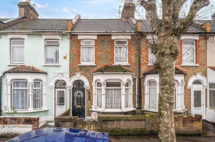 3 Bedroom Terraced House For Sale In Thorpe Road, Newham, E6