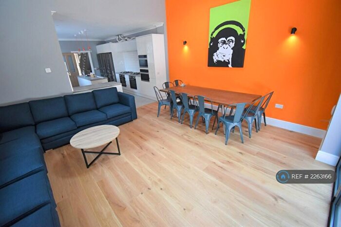 9 Bedroom Semi-Detached House To Rent In Alexandra Road, Reading, RG1