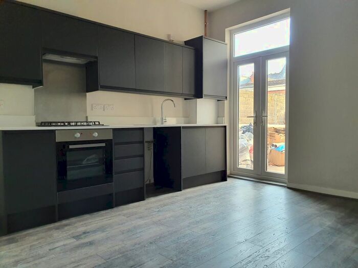 2 Bedroom Flat To Rent In Mostyn Road, Handsworth, Birmingham, B21