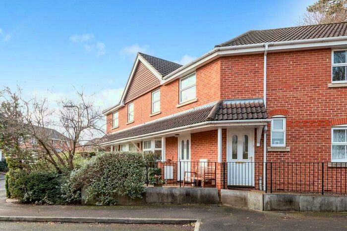 2 Bedroom Flat To Rent In Basingfield Close, Old Basing, Basingstoke, Hampshire, RG24