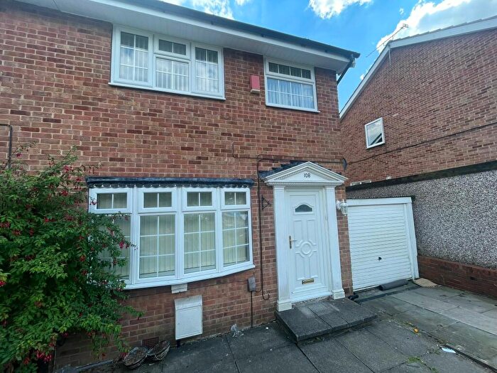 3 Bedroom House To Rent In Hunters Park Avenue, Clayton, Bradford, BD14