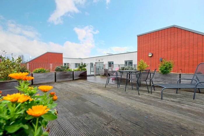 3 Bedroom Flat To Rent In Maltby Street, London SE1