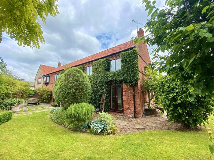 5 Bedroom Barn Conversion To Rent In St. Marys Mews, Tickhill, Doncaster, DN11