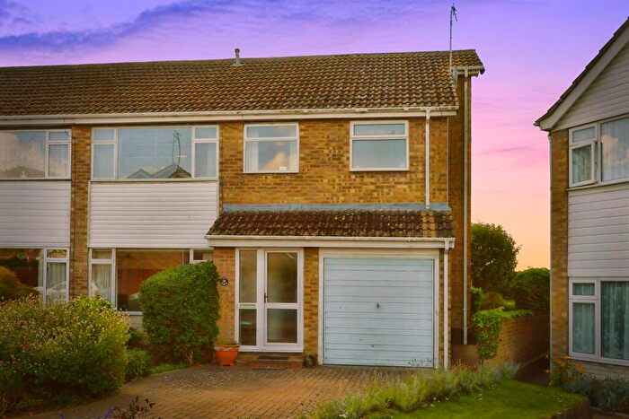 4 Bedroom Semi Detached House For Sale In Gorricks, Stony Stratford, Milton Keynes, MK11