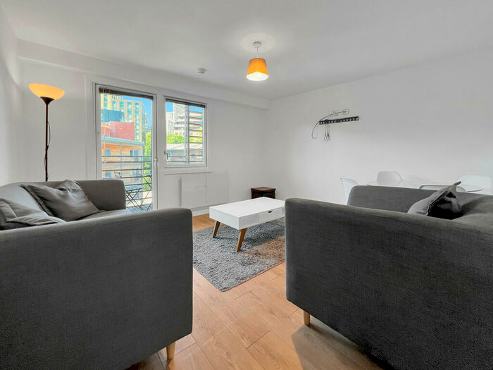 2 Bedroom Apartment To Rent In North Crescent, North Street, LS2