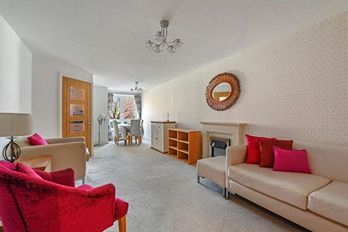 1 Bedroom Apartment For Sale In Springhill House, Willesden Lane, London, NW2