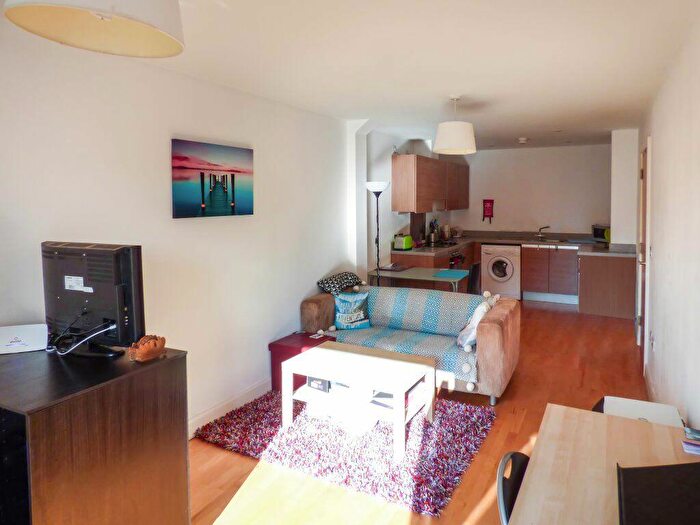 1 Bedroom Flat To Rent In Apt Dain Court, B29