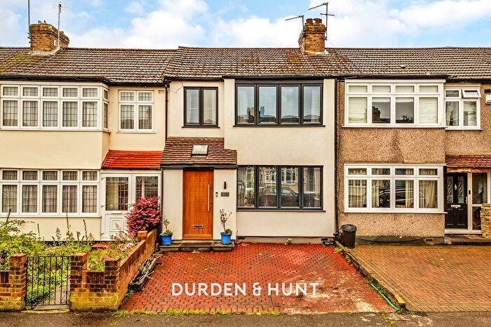3 Bedroom Terraced House For Sale In Acacia Avenue, Hornchurch, RM12