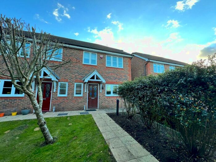 3 Bedroom Semi-Detached House To Rent In Warfield Street, Warfield, RG42