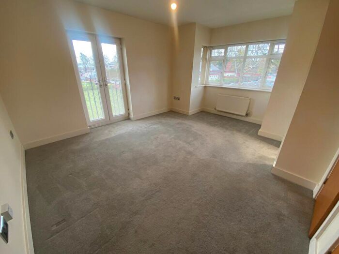 2 Bedroom Flat To Rent In Brookfield House, South Parade, Sutton Coldfield, B72