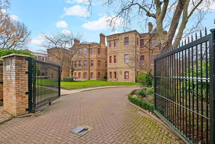 2 Bedroom Flat To Rent In Chevy Road, Southall, UB2