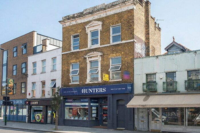 Flat For Sale In Denmark Hill, London, SE5