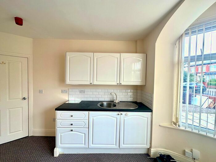 Studio To Rent In Bloomfield Road, Blackpool, FY1
