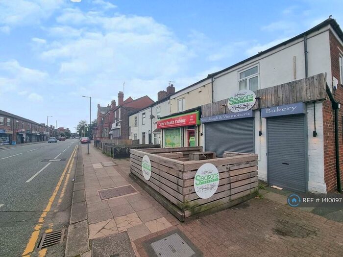 2 Bedroom Flat To Rent In Stockport Road, Denton, Manchester, M34