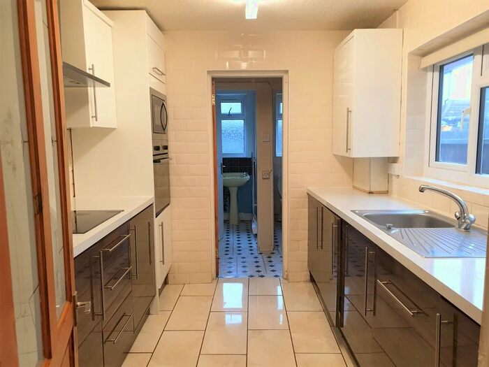 3 Bedroom Terraced House To Rent In Humberstone Road, Newham, E13