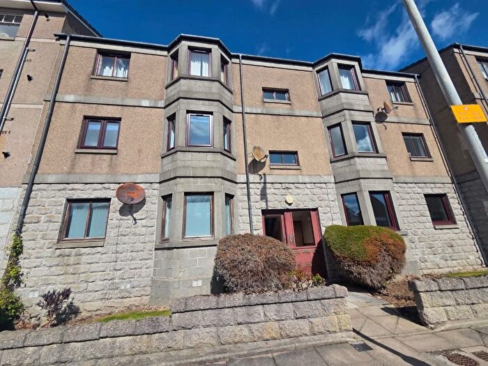 2 Bedroom Flat To Rent In Seaforth Road, City Centre, Aberdeen, AB24