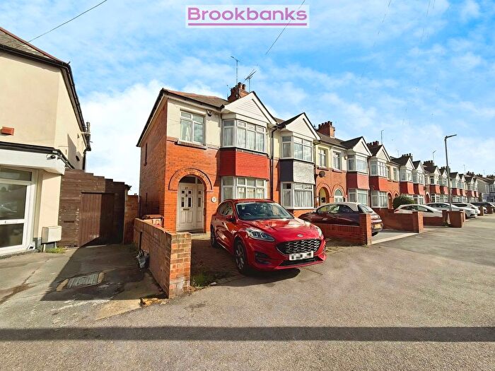 3 Bedroom End Terrace House For Sale In Sturdee Avenue, Gillingham, Kent, ME7