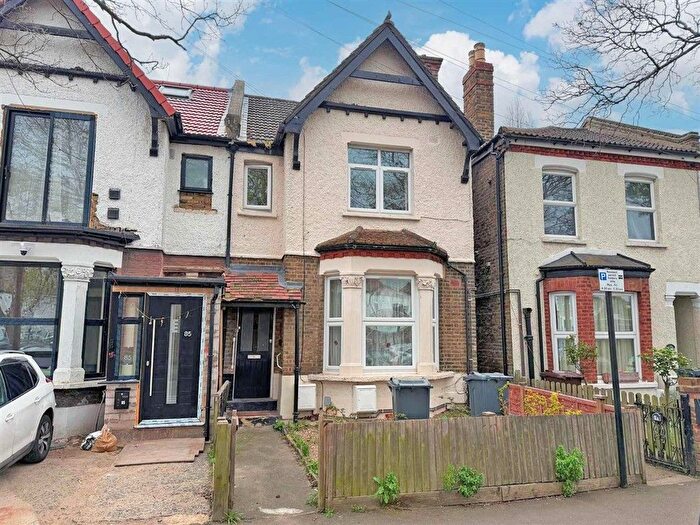 1 Bedroom Flat For Sale In Maswell Park Crescent, Hounslow, TW3