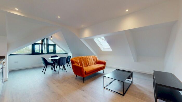 3 Bedroom Flat To Rent In Riverbank Way, Brentford, TW8