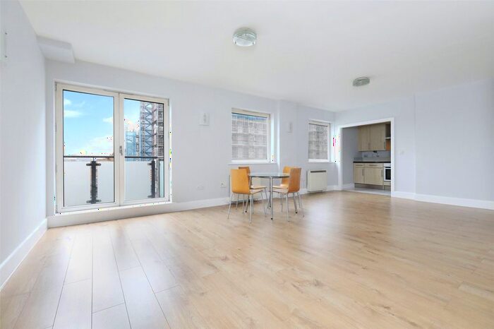 3 Bedroom Flat To Rent In Artichoke Hill, London, E1W